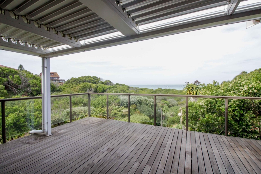 5 Bedroom Property for Sale in Paradise Beach Eastern Cape
